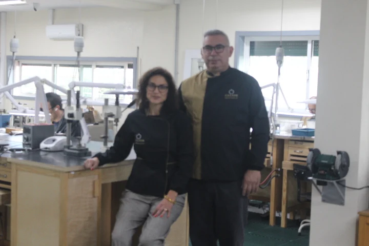 Os responsáveis da Celior na oficina, em Gondomar